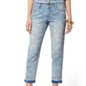 Soho Love frayed Hem Capri Love Jeans Shorts